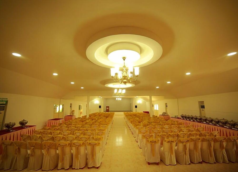 Quality Airport Hotels Nedumbassery Dış mekan fotoğraf