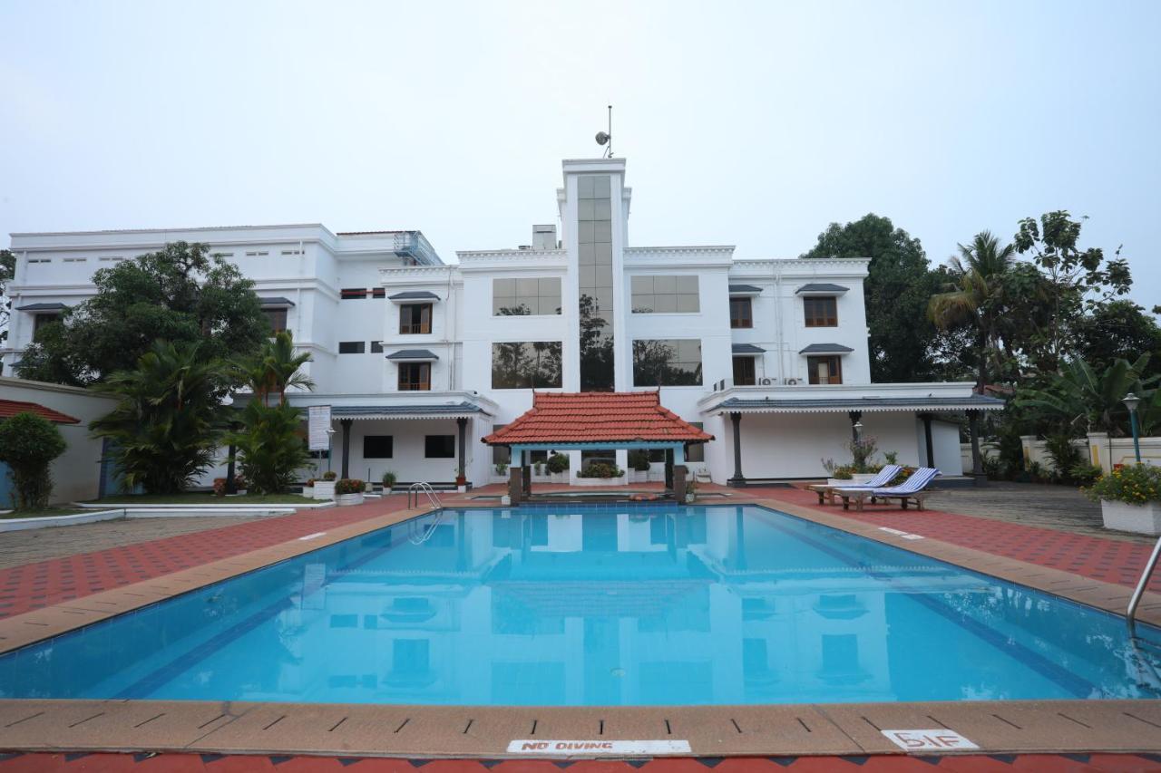 Quality Airport Hotels Nedumbassery Dış mekan fotoğraf